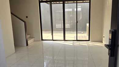 Rumah Sewa Nyaman Lokasi Kota Baru Parahyangan, Bandung, LB 95m²