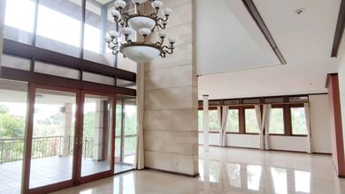 Hunian Prestisius di Kawasan Setiabudi, Bandung, LB 700m², Harga 11 Miliar