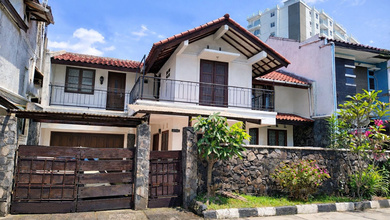 Kesempatan Rumah di Cicendo, Bandung, LB 180m², Harga 2 Miliar