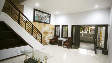 Disewakan Rumah Terjangkau di Singgasana, Bandung, LT 120m²