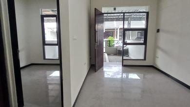 Rumah Siap Pakai di Area Taman Kopo Indah, Bandung, LT 89m²