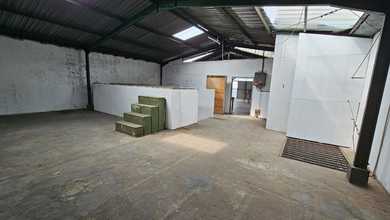 Ruko 3,5 Lt Siap Huni Ada Lift Barang Sayap Pungkur