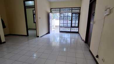 Kesempatan Rumah di Kopo Permai, Bandung, LB 144m², Harga 1 Miliar