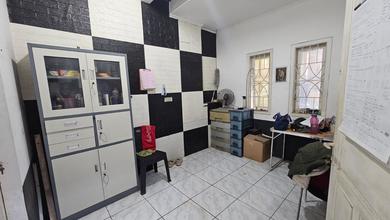 Investasi Rumah + Usaha Salon Mobil Aktif di Kopo Permai