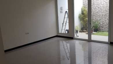 Dijual Rumah Strategis di Bandung Barat, Bandung - LT 122m²