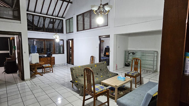 Rumah Siap Huni di Area Cikutra, Bandung, LT 240m²