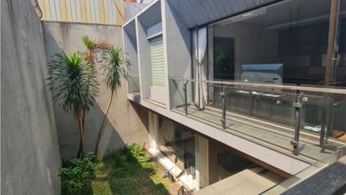 Rumah Prestisius di Kawasan Mekar Wangi, Bandung, LB 526m², Harga 8,5 Miliar