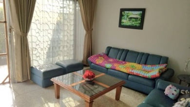 Rumah Dijual di Lengkong, Bandung, LB 220m², Harga Terbaik!
